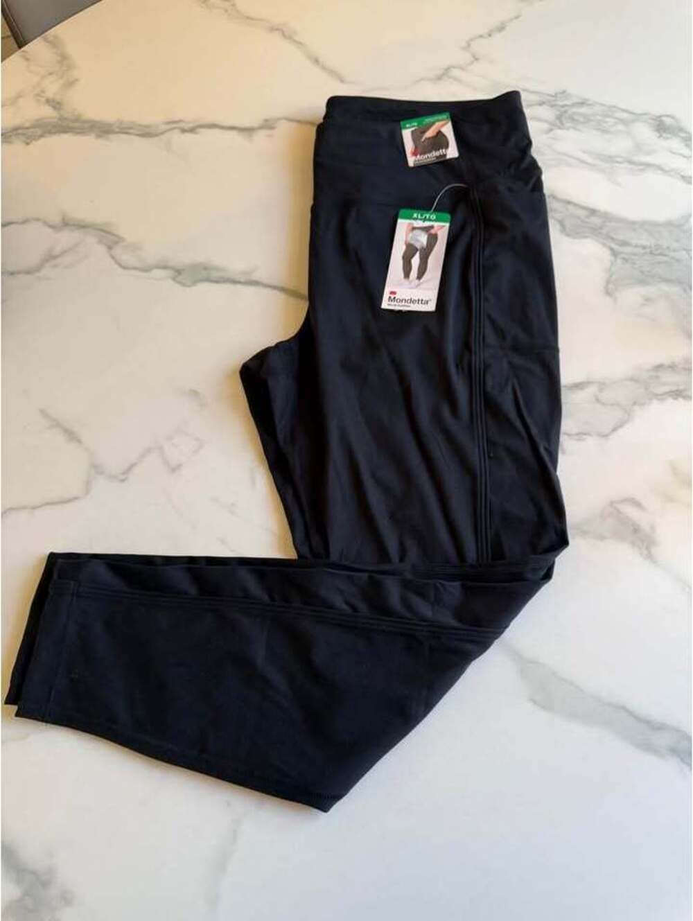 Mondetta woman’s workout lounge pants. Black XL
